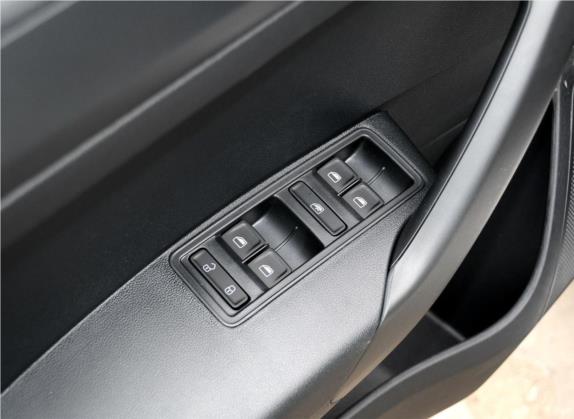 昕锐 2015款 1.4L 手动乐选型 车厢座椅   门窗控制