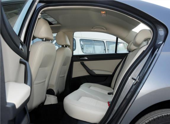 昕锐 2015款 1.4L 手动智选型 车厢座椅   后排空间