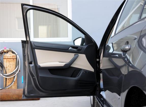 昕锐 2015款 1.4L 手动智选型 车厢座椅   前门板