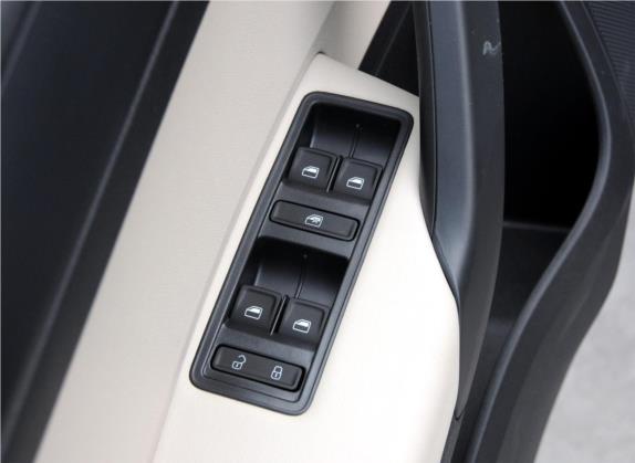 昕锐 2015款 1.4L 手动智选型 车厢座椅   门窗控制