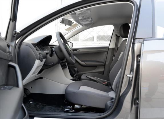 昕锐 2015款 1.6L 手动乐选型 车厢座椅   前排空间