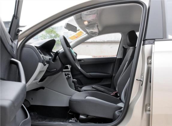 昕锐 2015款 1.6L 自动乐选型 车厢座椅   前排空间