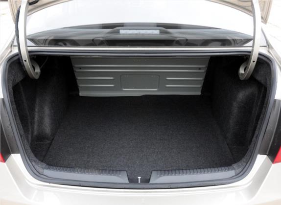 昕锐 2015款 1.6L 自动乐选型 车厢座椅   后备厢
