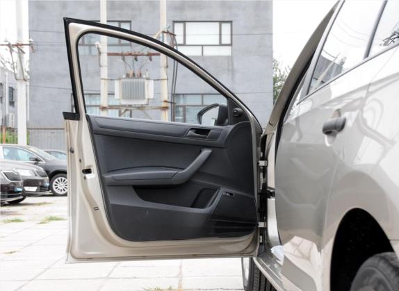 昕锐 2015款 1.6L 自动乐选型 车厢座椅   前门板
