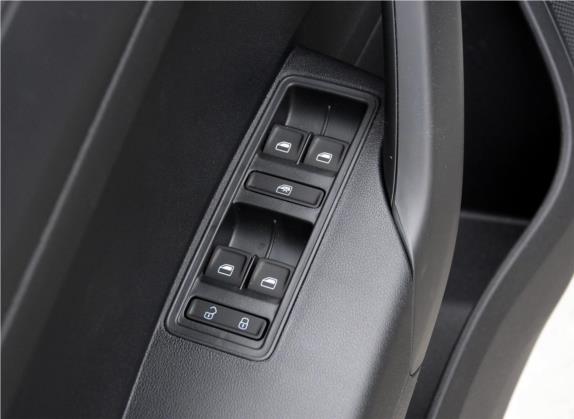 昕锐 2015款 1.6L 自动乐选型 车厢座椅   门窗控制