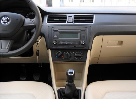 昕锐 2015款 1.6L 手动智选型 中控类   中控台