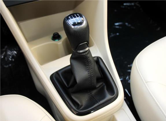 昕锐 2015款 1.6L 手动智选型 中控类   挡把