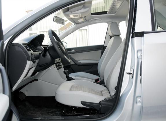 昕锐 2015款 1.6L 自动智选型 车厢座椅   前排空间