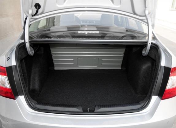 昕锐 2015款 1.6L 自动智选型 车厢座椅   后备厢
