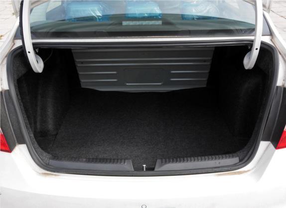 昕锐 2015款 1.6L 手动优选型 车厢座椅   后备厢