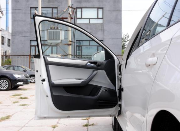 昕锐 2015款 1.6L 手动优选型 车厢座椅   前门板
