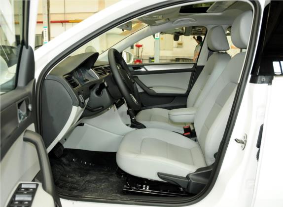 昕锐 2015款 1.6L 自动优选型 车厢座椅   前排空间