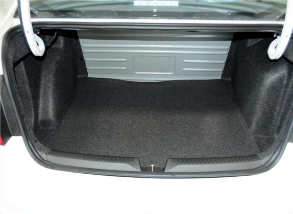 昕锐 2015款 1.6L 自动优选型 车厢座椅   后备厢