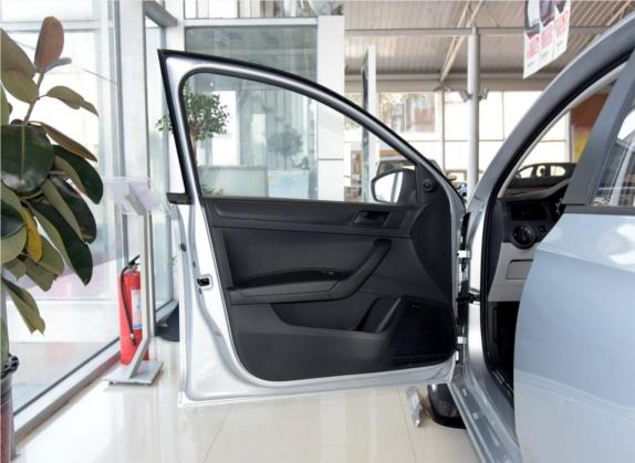 昕锐 2016款 1.4L 手动前行版 车厢座椅   前门板