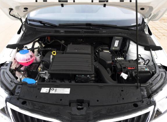 昕锐 2016款 1.6L 手动前行版 其他细节类   发动机舱