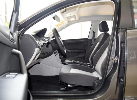 昕锐 2016款 1.6L 自动前行版 车厢座椅   前排空间