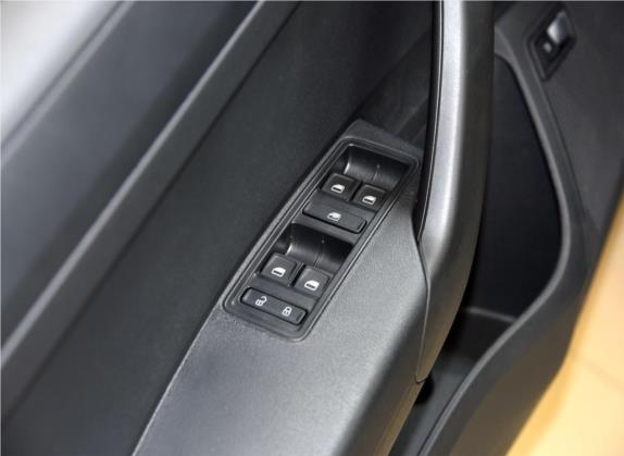 昕锐 2016款 1.6L 自动前行版 车厢座椅   门窗控制