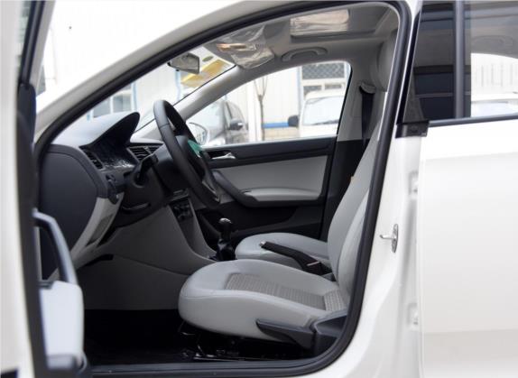 昕锐 2016款 1.6L 手动创行版 车厢座椅   前排空间
