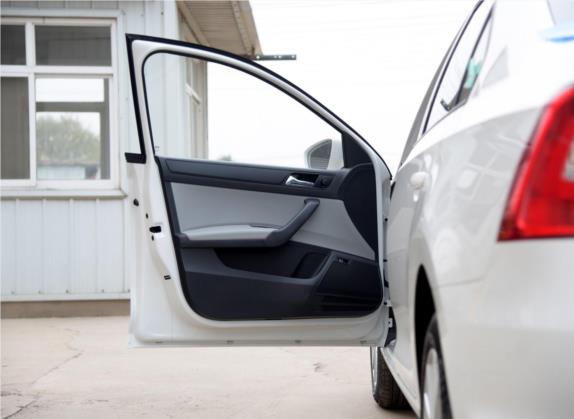 昕锐 2016款 1.6L 手动创行版 车厢座椅   前门板