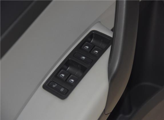 昕锐 2016款 1.6L 自动创行版 车厢座椅   门窗控制