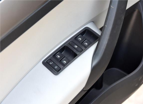 昕锐 2016款 1.6L 自动尊行版 车厢座椅   门窗控制
