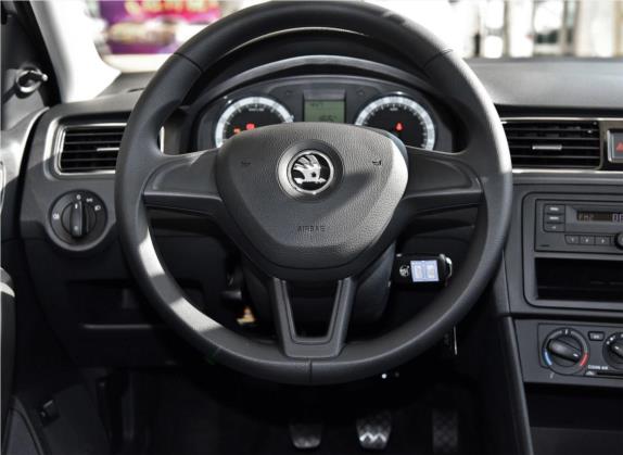 昕锐 2018款 1.4L 手动标准版 中控类   驾驶位