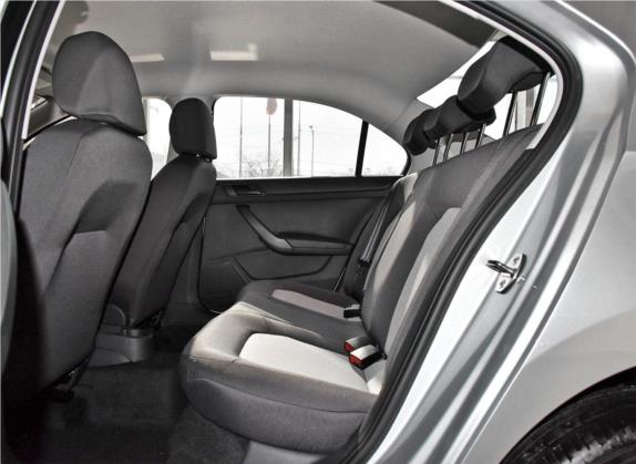昕锐 2018款 1.4L 手动标准版 车厢座椅   后排空间