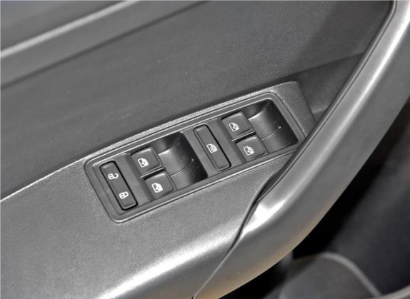 昕锐 2018款 1.6L 手动标准版 车厢座椅   门窗控制