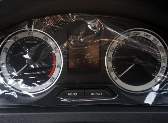 昕锐 2018款 1.6L 手动舒适版 中控类   仪表盘