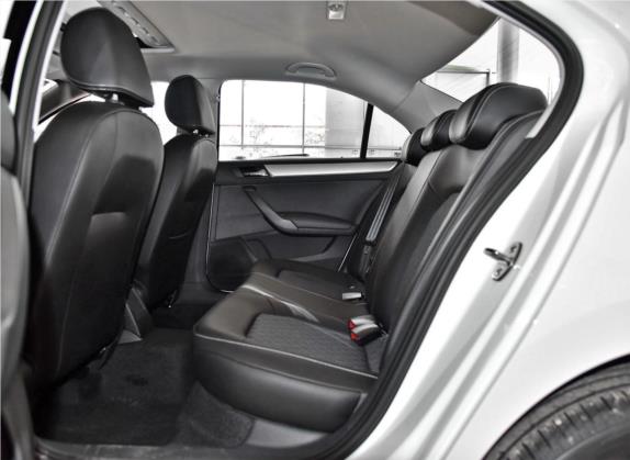 昕锐 2018款 1.6L 自动舒适版 车厢座椅   后排空间