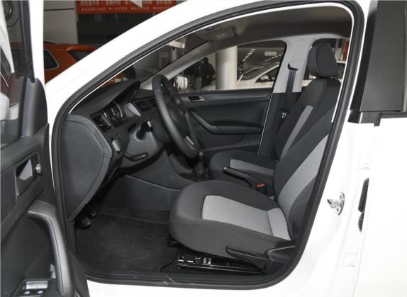 昕锐 2019款 1.5L 手动标准版 车厢座椅   前排空间