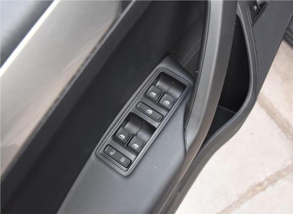 昕锐 2019款 1.5L 手动舒适版 国V 车厢座椅   门窗控制