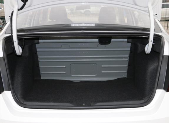 昕锐 2019款 1.5L 自动舒适版 国V 车厢座椅   后备厢