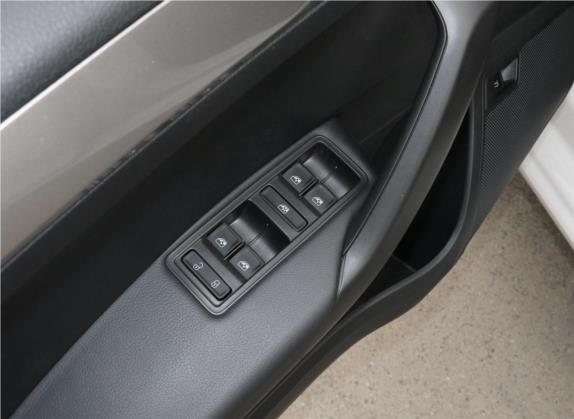 昕锐 2019款 1.5L 自动舒适版 国V 车厢座椅   门窗控制