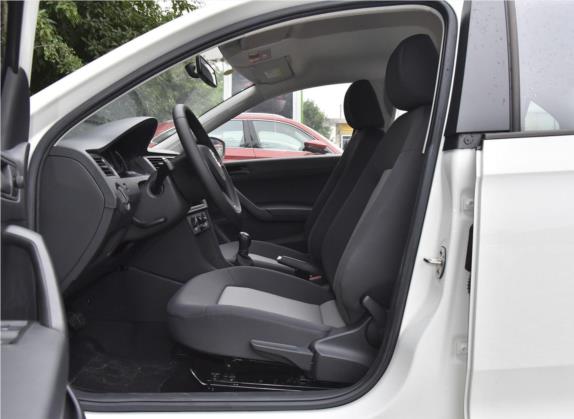 昕锐 2019款 改款 1.5L 手动标准版 国VI 车厢座椅   前排空间