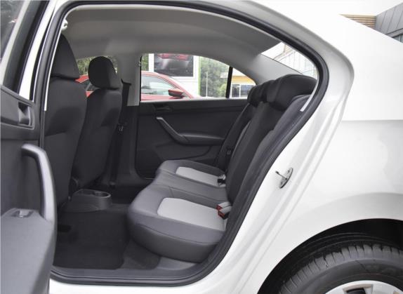 昕锐 2019款 改款 1.5L 手动标准版 国VI 车厢座椅   后排空间