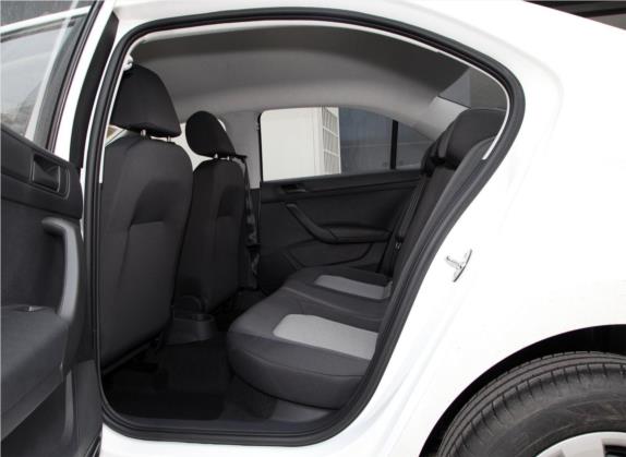 昕锐 2019款 改款 1.5L 自动标准版 国VI 车厢座椅   后排空间