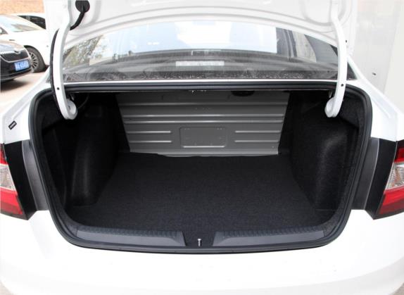 昕锐 2019款 改款 1.5L 自动标准版 国VI 车厢座椅   后备厢