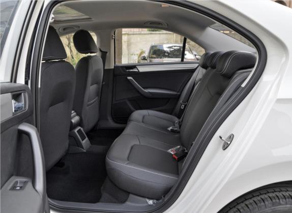 昕锐 2020款 1.5L 手动舒适版 车厢座椅   后排空间