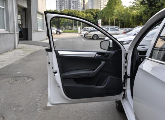 昕锐 2020款 1.5L 手动舒适版 车厢座椅   前门板
