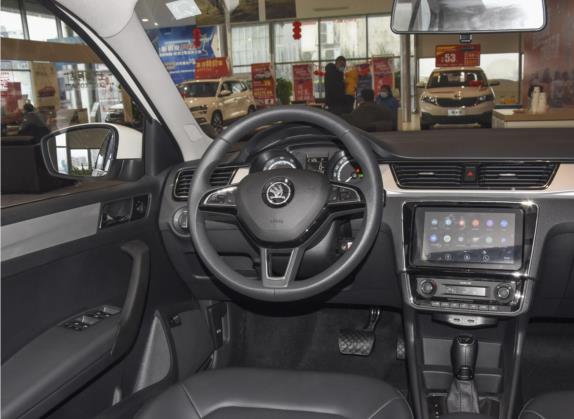 昕锐 2022款 1.5L 自动舒享版 中控类   驾驶位