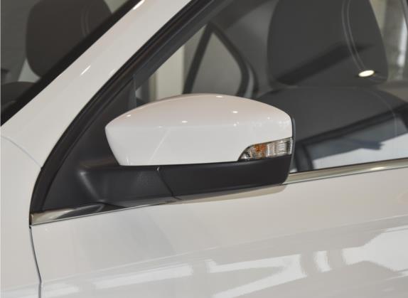 昕锐 2022款 1.5L 自动舒享版 外观细节类   外后视镜