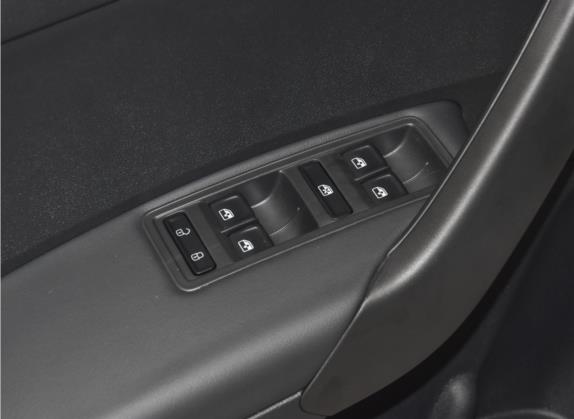 昕锐 2022款 1.5L 自动舒享版 车厢座椅   门窗控制