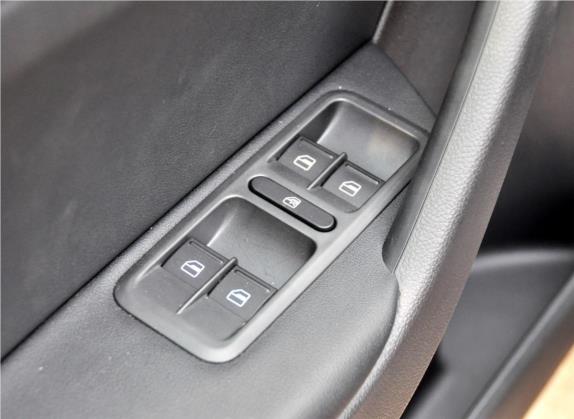 Yeti 2014款 1.8TSI DSG野驱版 车厢座椅   门窗控制