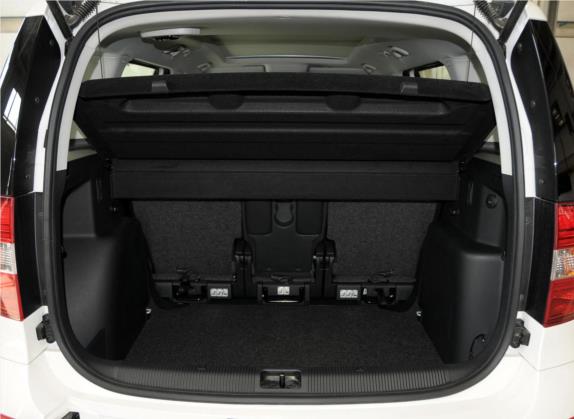 Yeti 2014款 1.4TSI 手动极地版 车厢座椅   后备厢