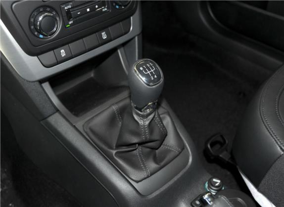 Yeti 2014款 1.4TSI 手动极地版 中控类   挡把
