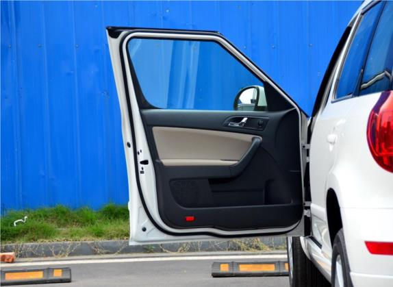 Yeti 2014款 1.6L 手动炫彩版 车厢座椅   前门板