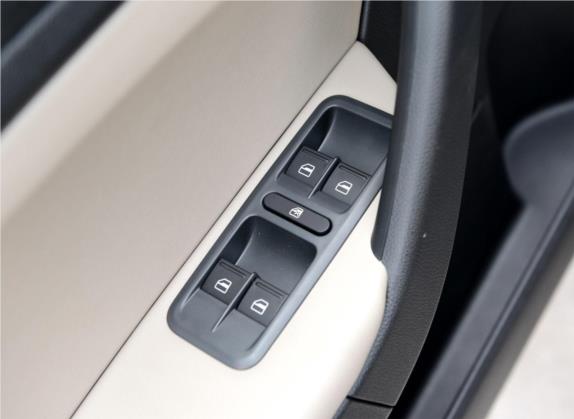 Yeti 2014款 1.4TSI DSG炫彩版 车厢座椅   门窗控制