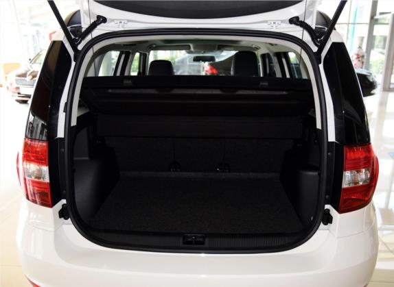 Yeti 2016款 1.4TSI DSG前行版 车厢座椅   后备厢