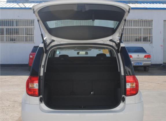 Yeti 2017款 1.6L 手动前行版 车厢座椅   后备厢
